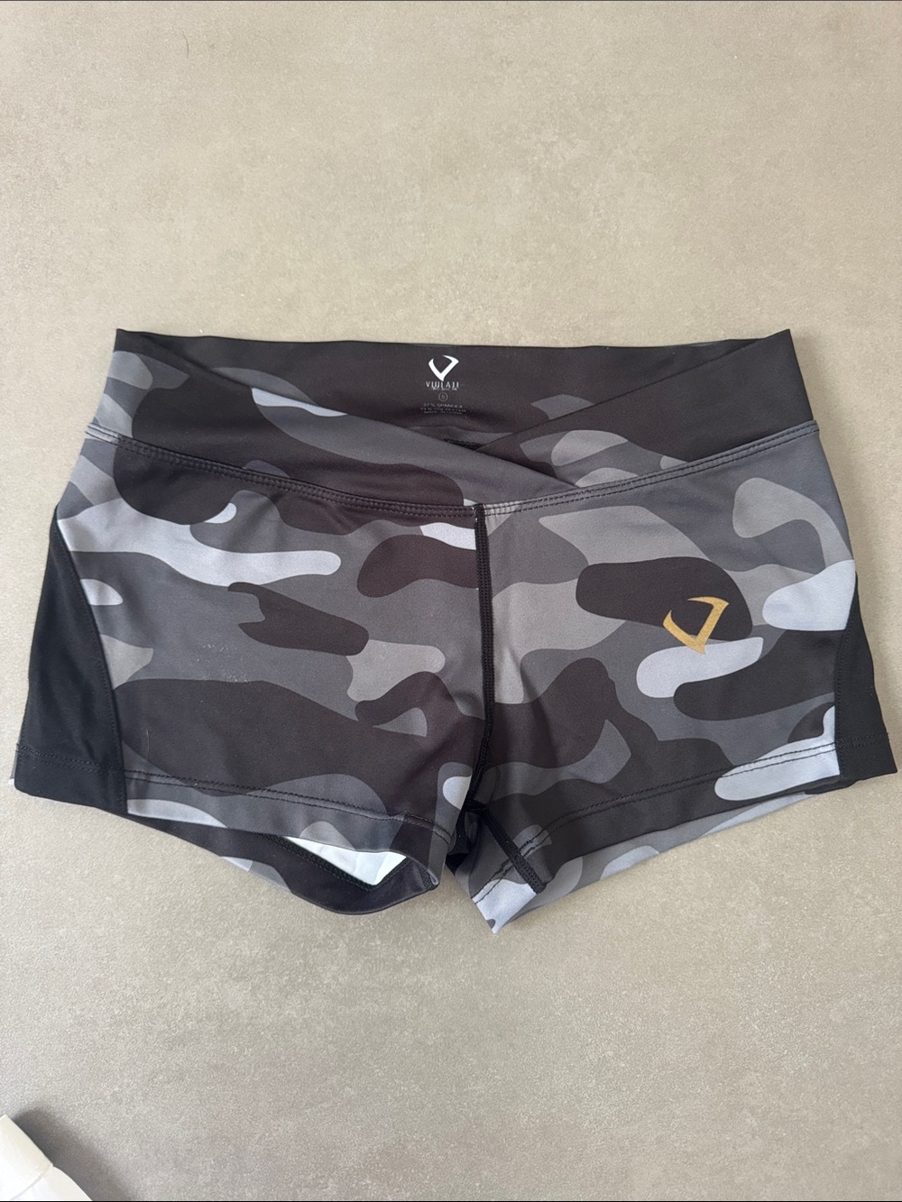 3 pairs women’s spandex shorts Athletic Camo - Black/White- mesh sides Small - Picture 8 of 9